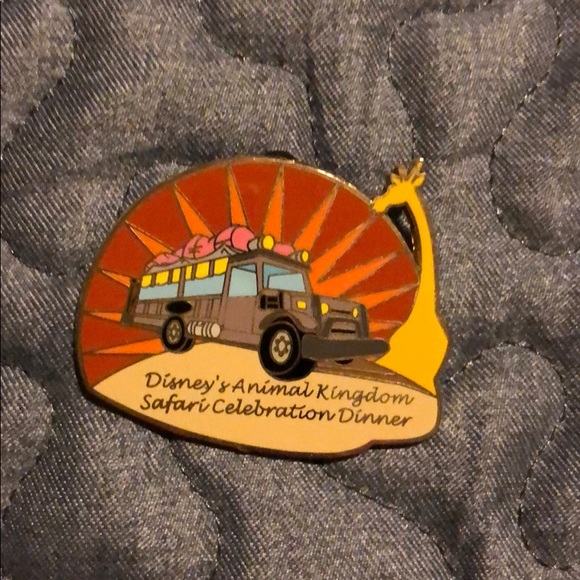 Disney Animal Kingdom SafariCelebration Dinner Pin - Picture 1 of 4